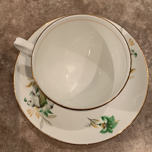 Duchess Bone China tea cup and saucer in great condition. No cracks or chips. - Picture 4 of 4